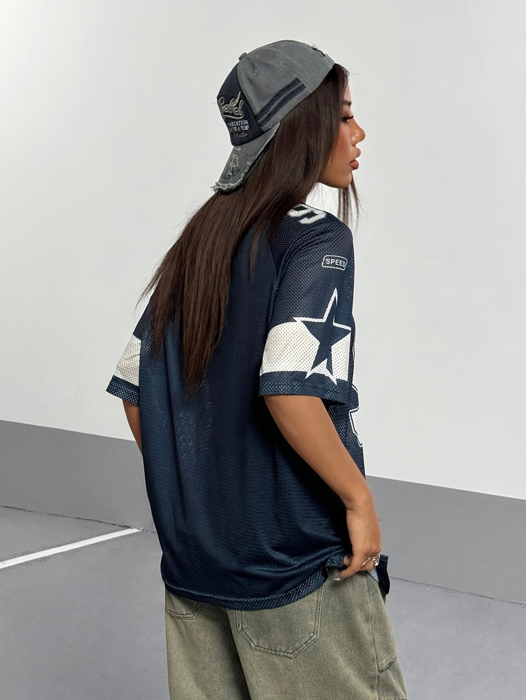 Women's Spring/summer Graphic T-shirt, Short-sleeved Loose-fit Sport T-shirt with Digital Graphics and Color-blocked Lettering