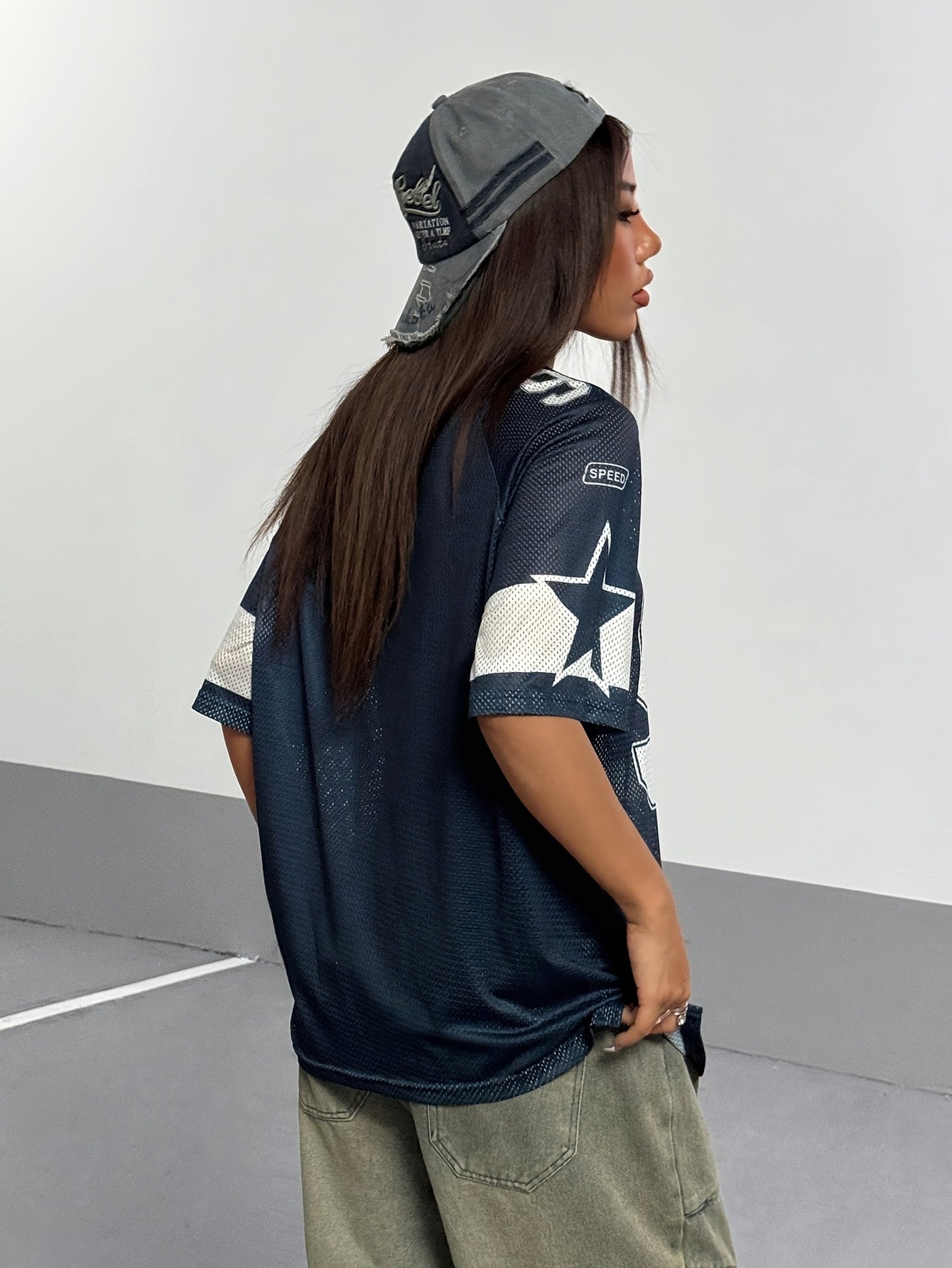 Women's Spring/summer Graphic T-shirt, Short-sleeved Loose-fit Sport T-shirt with Digital Graphics and Color-blocked Lettering