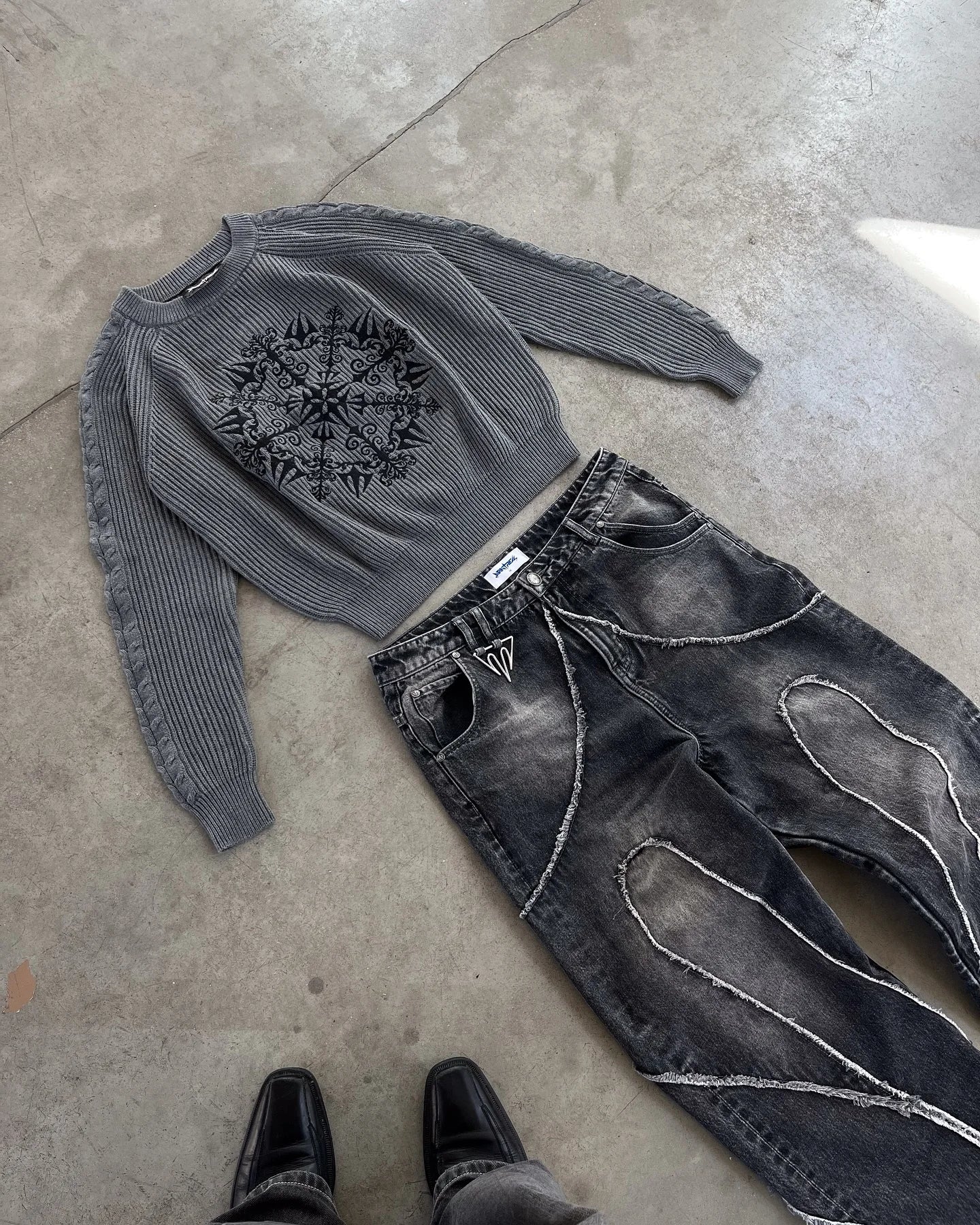 Y2k Retro Gothic Streetwear Raw Edge Embroidery Patchwork Baggy Jeans Men Fashion Hip Hop High Waist Denim Pants Ripped Jeans