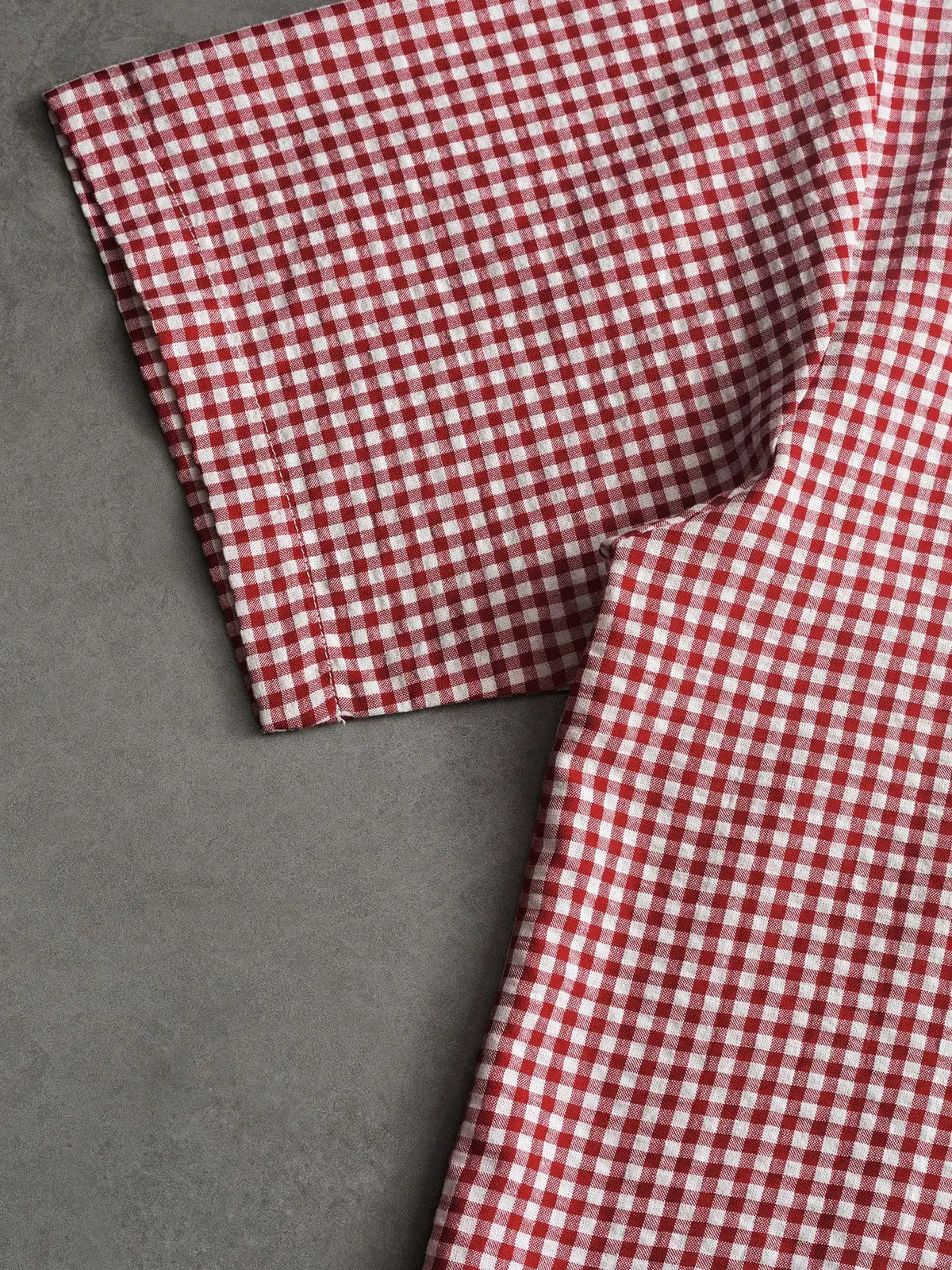 Men's Y2K-style Fun, Casual, Slim-Fit, Retro Plaid Cropped Shirt—Perfect for Back-to-School or Matching Couple Outfits.